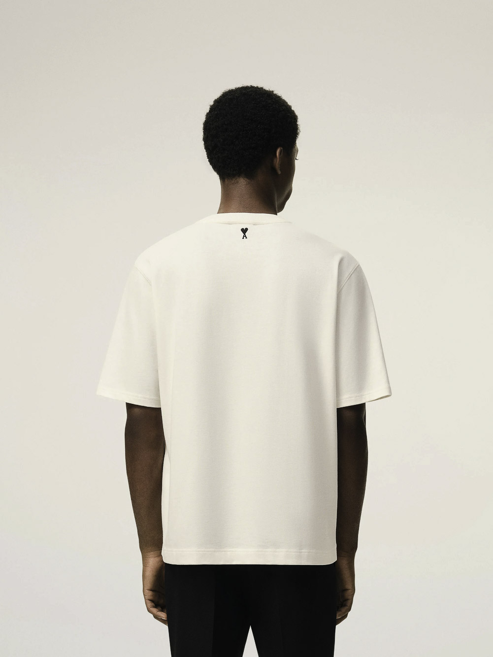 BOXY FIT SHORT SLEEVES TEESHIRT WITH SIGNATURE PRINT AT FRONT