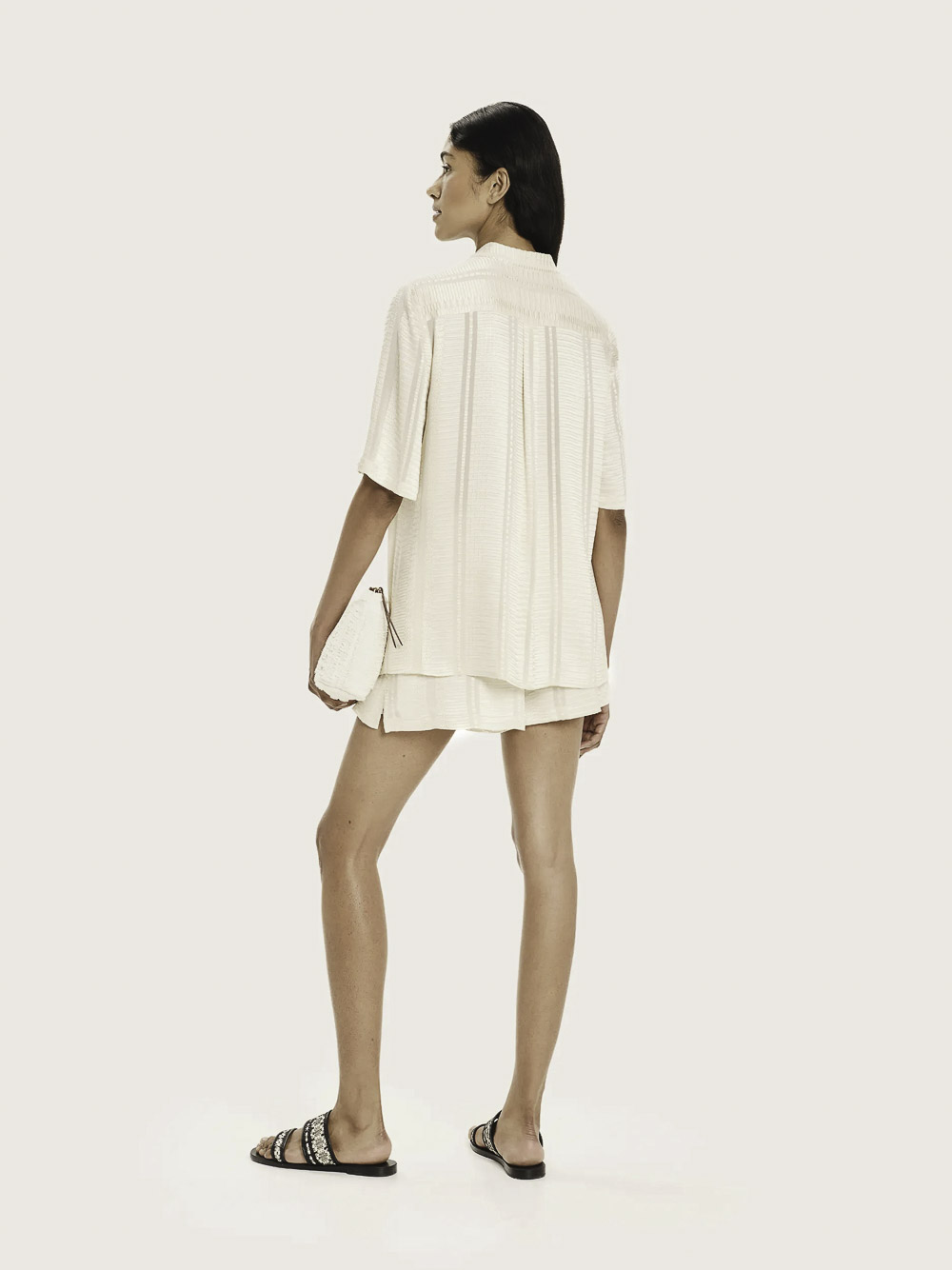 HERA SHORTSLEEVE BLOUSE MADE OUT OF SIGNATURE TEXTURED SILK