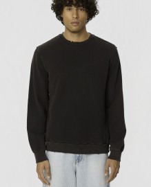 REGULAR CREWNECK WITH DESTROYS