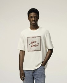 BOXY FIT SHORT SLEEVES TEEHISRT WITH SIGNATURE PRINT AT FRONT