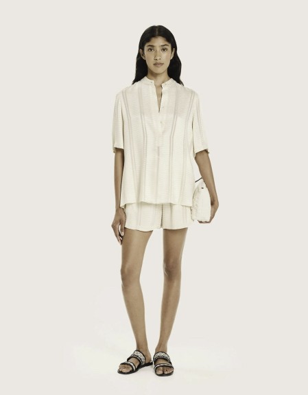 HERA SHORTSLEEVE BLOUSE MADE OUT OF SIGNATURE TEXTURED SILK
