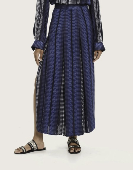 LONG SKIRT MADE OUT OF SIGNATURE TEXTURED SILK WITH SLITS