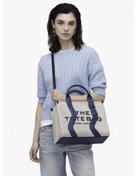 THE MEDIUM TOTE
