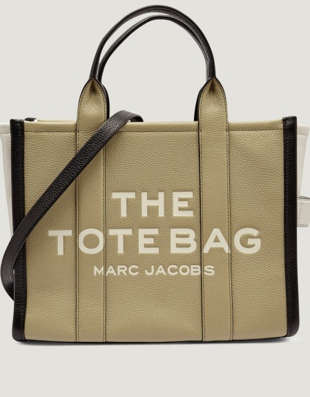THE MEDIUM TOTE